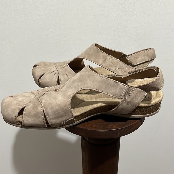 Earth Origins Shoes Earth Origins Womens Birdine Leather Slip